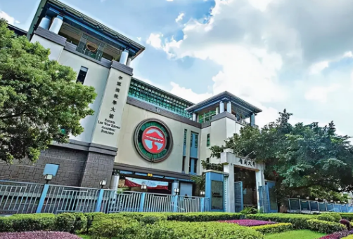 香港“內(nèi)地大學升學資助計劃”申請及受惠人數(shù)穩(wěn)步上升